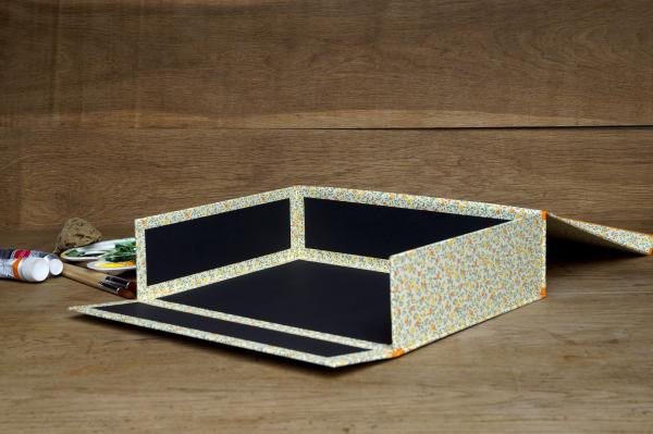 Foldable box for documents